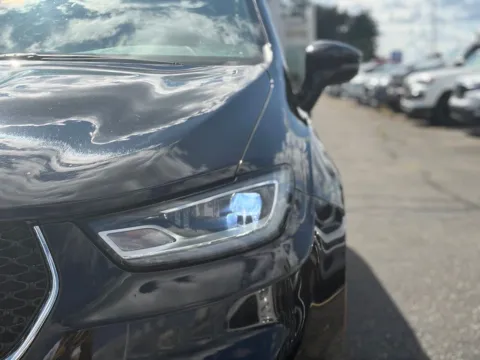 More photos of 2025 Chrysler Pacifica Select at Zeigler BMW of Kalamazoo, MI