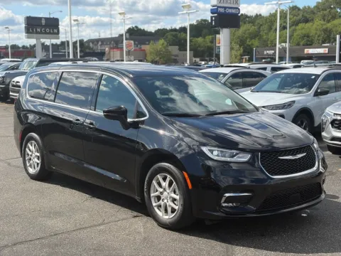 Photos of 2025 Chrysler Pacifica Select for sale in Kalamazoo, MI at Zeigler BMW of Kalamazoo