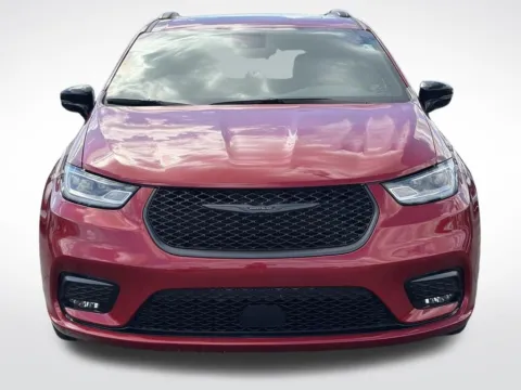 Another view of 2025 Chrysler Pacifica Limited for sale in Kalamazoo, MI at Zeigler BMW of Kalamazoo