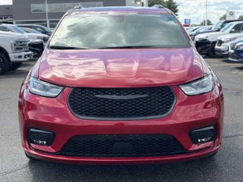 Another view of 2025 Chrysler Pacifica Limited for sale in Kalamazoo, MI at Zeigler BMW of Kalamazoo
