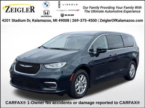 Blue 2025 Chrysler Pacifica Select for sale in Kalamazoo, MI