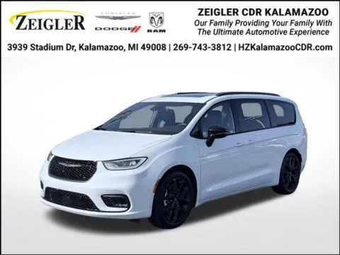 White 2025 Chrysler Pacifica Limited for sale in Kalamazoo, MI