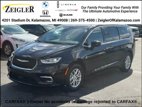 Black 2025 Chrysler Pacifica Select for sale in Kalamazoo, MI