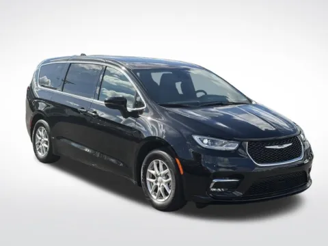 Photos of 2025 Chrysler Pacifica Select for sale in Kalamazoo, MI at Zeigler BMW of Kalamazoo