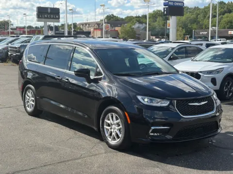 Photos of 2025 Chrysler Pacifica Select for sale in Kalamazoo, MI at Zeigler BMW of Kalamazoo