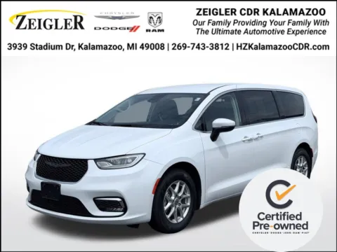 White 2025 Chrysler Pacifica Select for sale in Kalamazoo, MI