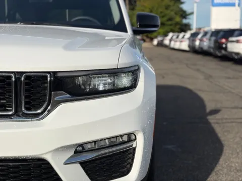 More photos of 2023 Jeep Grand Cherokee Limited at Zeigler BMW of Kalamazoo, MI