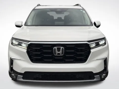 More photos of 2025 Honda Pilot Touring at Zeigler BMW of Kalamazoo, MI