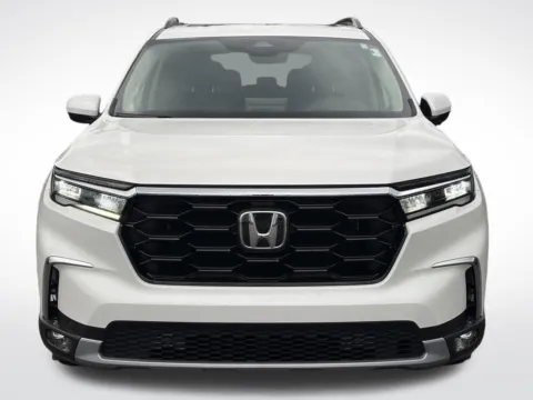 More photos of 2025 Honda Pilot Touring at Zeigler BMW of Kalamazoo, MI