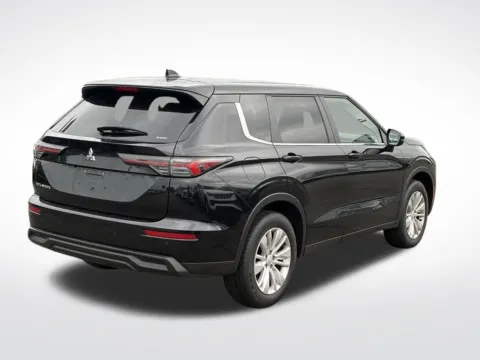 More photos of 2025 Mitsubishi Outlander ES at Zeigler BMW of Kalamazoo, MI