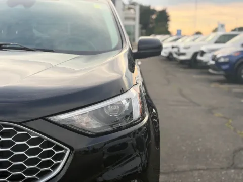 More photos of 2024 Ford Edge SEL at Zeigler BMW of Kalamazoo, MI