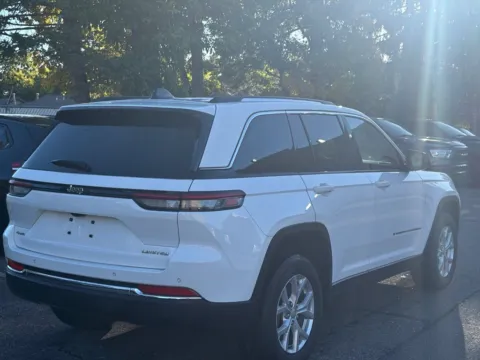 More photos of 2023 Jeep Grand Cherokee Limited at Zeigler BMW of Kalamazoo, MI