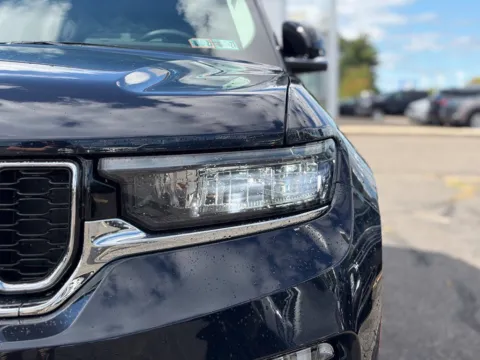 More photos of 2023 Jeep Grand Cherokee Limited at Zeigler BMW of Kalamazoo, MI