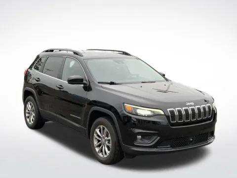 Another view of 2022 Jeep Cherokee Latitude Lux for sale in Kalamazoo, MI at Zeigler BMW of Kalamazoo