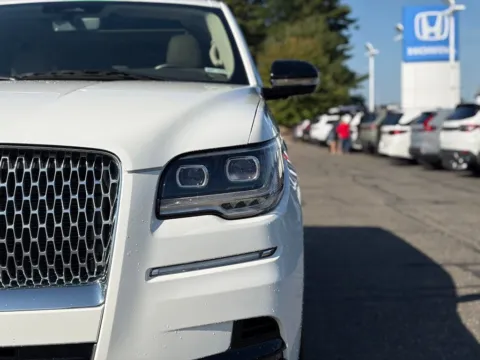 More photos of 2023 Lincoln Navigator Reserve at Zeigler BMW of Kalamazoo, MI