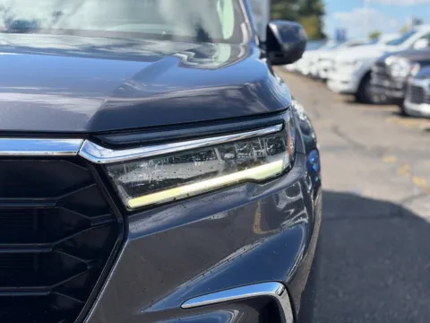 More photos of 2023 Honda Pilot Elite at Zeigler BMW of Kalamazoo, MI