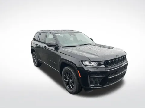 More photos of 2027 Jeep Grand Cherokee Altitude at Zeigler BMW of Kalamazoo, MI