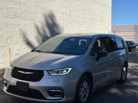Photos of 2024 Chrysler Pacifica Touring L for sale in Kalamazoo, MI at Zeigler BMW of Kalamazoo