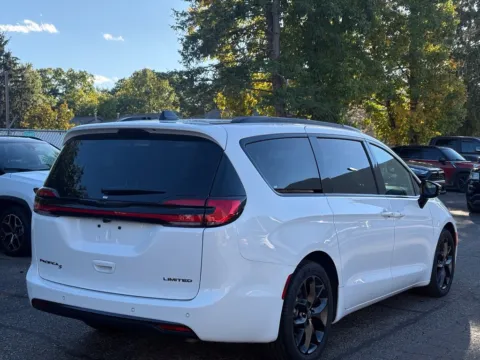 Another view of 2026 Chrysler Pacifica Limited for sale in Kalamazoo, MI at Zeigler BMW of Kalamazoo