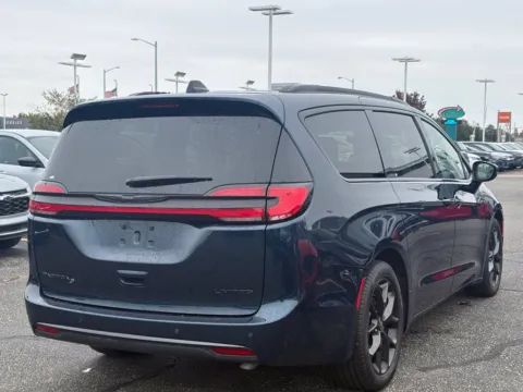More photos of 2025 Chrysler Pacifica Limited at Zeigler BMW of Kalamazoo, MI