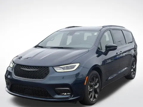 Photos of 2025 Chrysler Pacifica Limited for sale in Kalamazoo, MI at Zeigler BMW of Kalamazoo