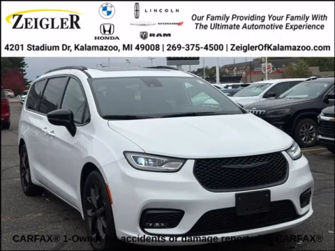 White 2025 Chrysler Pacifica Limited for sale in Kalamazoo, MI