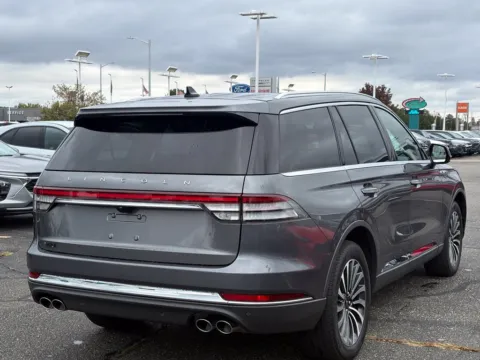 More photos of 2023 Lincoln Aviator Standard at Zeigler BMW of Kalamazoo, MI