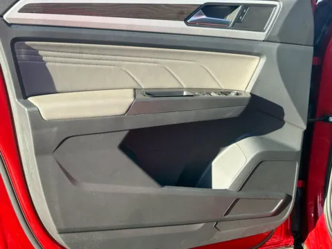 More photos of 2022 Volkswagen Atlas 3.6L V6 SE w/Technology at Zeigler BMW of Kalamazoo, MI
