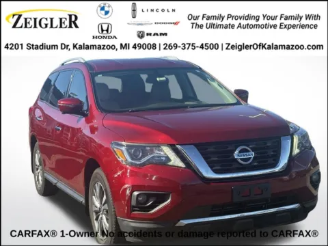 Red 2018 Nissan Pathfinder SL for sale in Kalamazoo, MI
