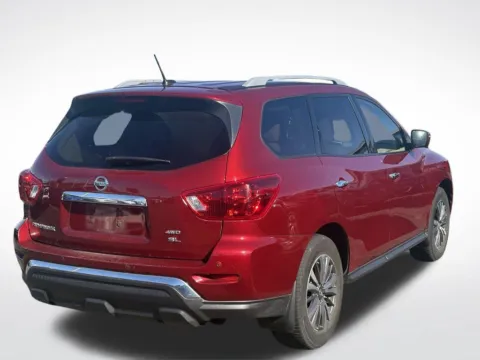 More photos of 2018 Nissan Pathfinder SL at Zeigler BMW of Kalamazoo, MI
