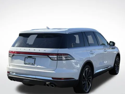 More photos of 2023 Lincoln Aviator Reserve at Zeigler BMW of Kalamazoo, MI