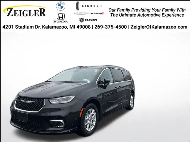 2022 Chrysler Pacifica Touring L for sale in Kalamazoo, MI