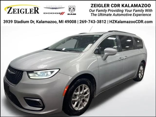 2022 Chrysler Pacifica Touring L for sale in Kalamazoo, MI