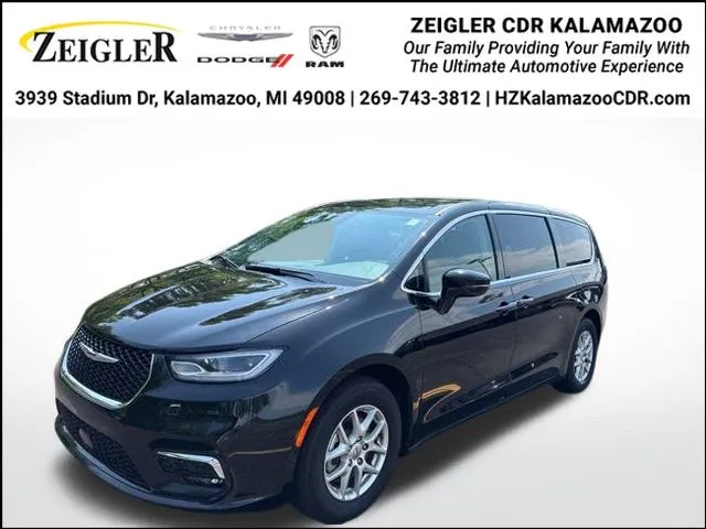 2024 Chrysler Pacifica Touring L for sale in Kalamazoo, MI