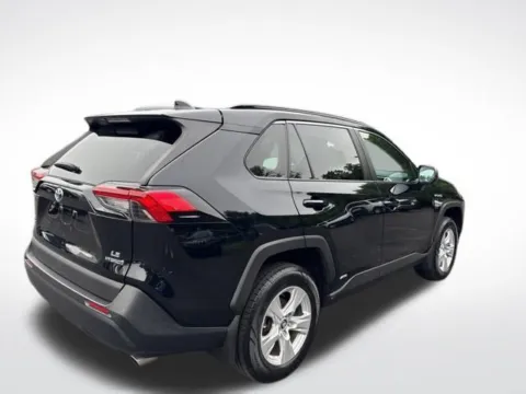 More photos of 2019 Toyota RAV4 Hybrid LE at Zeigler BMW of Kalamazoo, MI