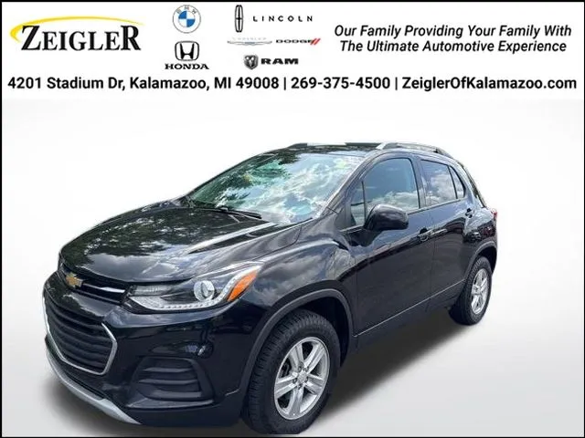 Black 2022 Chevrolet Trax LT for sale in Kalamazoo, MI
