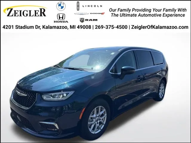 2023 Chrysler Pacifica Touring L for sale in Kalamazoo, MI