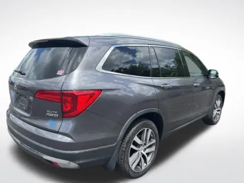 More photos of 2017 Honda Pilot Elite at Zeigler BMW of Kalamazoo, MI