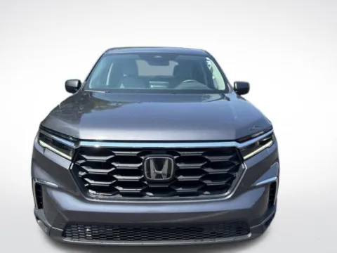 Photos of 2023 Honda Pilot LX for sale in Kalamazoo, MI at Zeigler BMW of Kalamazoo