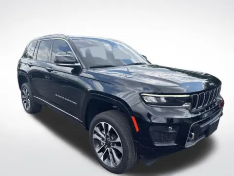 Another view of 2022 Jeep Grand Cherokee Overland for sale in Kalamazoo, MI at Zeigler BMW of Kalamazoo