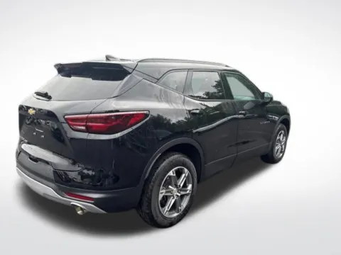 More photos of 2023 Chevrolet Blazer LT at Zeigler BMW of Kalamazoo, MI