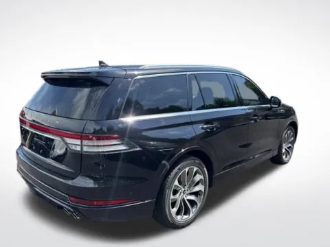 More photos of 2022 Lincoln Aviator Plug-In Hybrid Grand Touring at Zeigler BMW of Kalamazoo, MI
