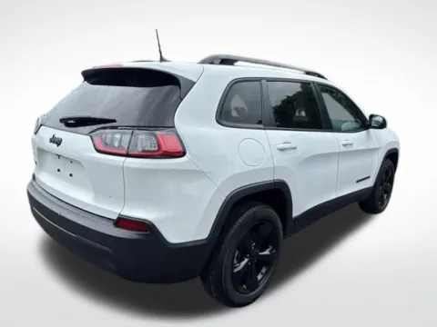 More photos of 2021 Jeep Cherokee Altitude at Zeigler BMW of Kalamazoo, MI