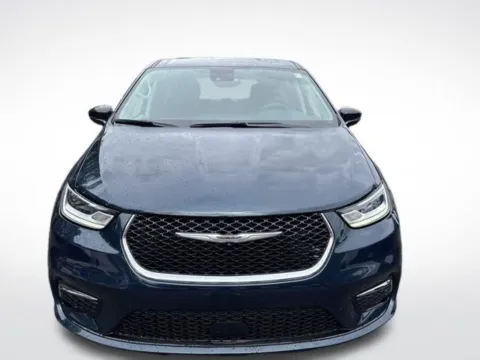 Photos of 2024 Chrysler Pacifica Touring L for sale in Kalamazoo, MI at Zeigler BMW of Kalamazoo