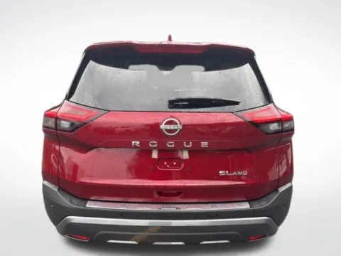 More photos of 2022 Nissan Rogue SL at Zeigler BMW of Kalamazoo, MI