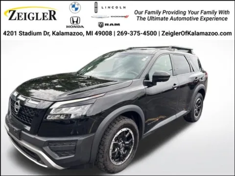 Black 2023 Nissan Pathfinder Rock Creek for sale in Kalamazoo, MI