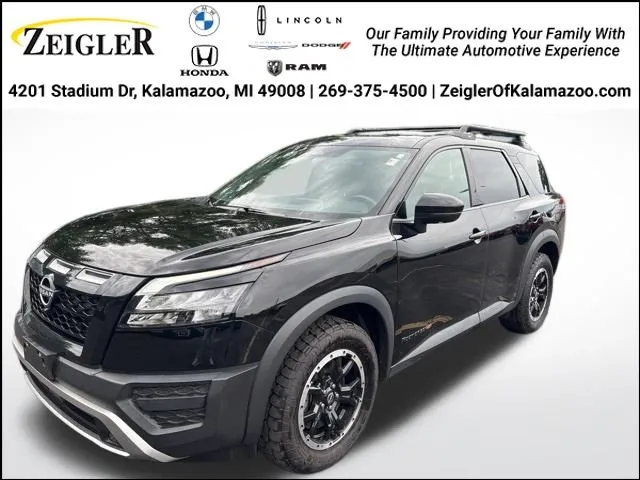 Black 2023 Nissan Pathfinder Rock Creek for sale in Kalamazoo, MI