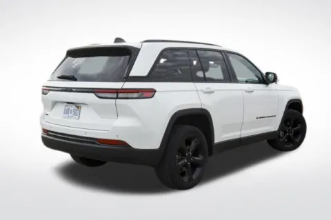 Another view of 2023 Jeep Grand Cherokee Altitude for sale in Kalamazoo, MI at Zeigler BMW of Kalamazoo