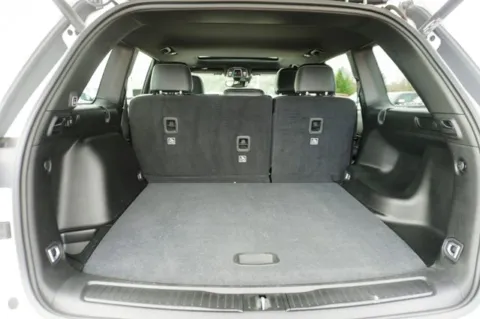 More photos of 2023 Jeep Grand Cherokee Altitude at Zeigler BMW of Kalamazoo, MI