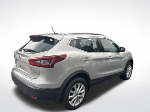 More photos of 2022 Nissan Rogue Sport SV at Zeigler BMW of Kalamazoo, MI